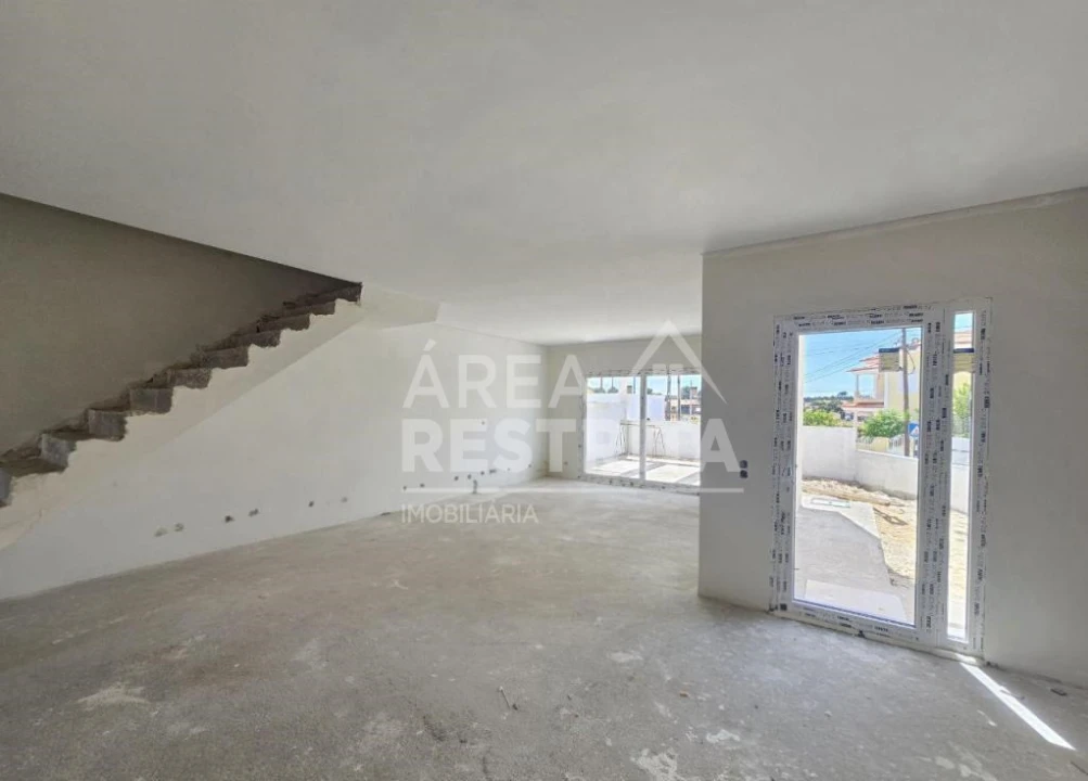 Moradia T4 para Venda em Fernao Ferro Foto 17