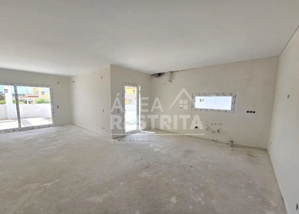 Moradia T4 para Venda em Fernao Ferro Foto 19