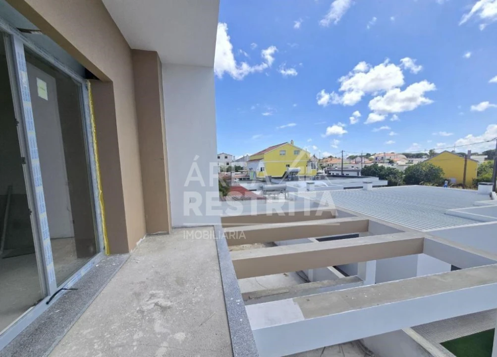 Moradia T4 para Venda em Fernao Ferro Foto 27