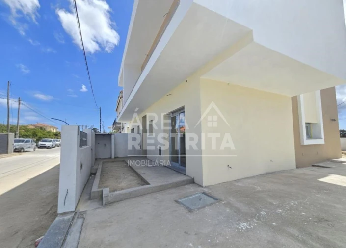 Moradia T4 para Venda em Fernao Ferro Foto 7