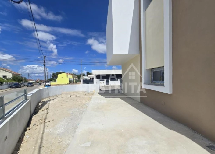 Moradia T4 para Venda em Fernao Ferro Foto 9