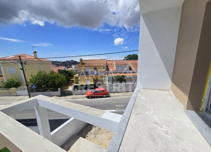 Moradia T4 para Venda em Fernao Ferro Foto 28