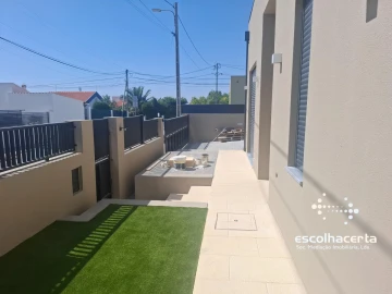 Moradia T4 para Venda em União das Freguesias de Setúbal