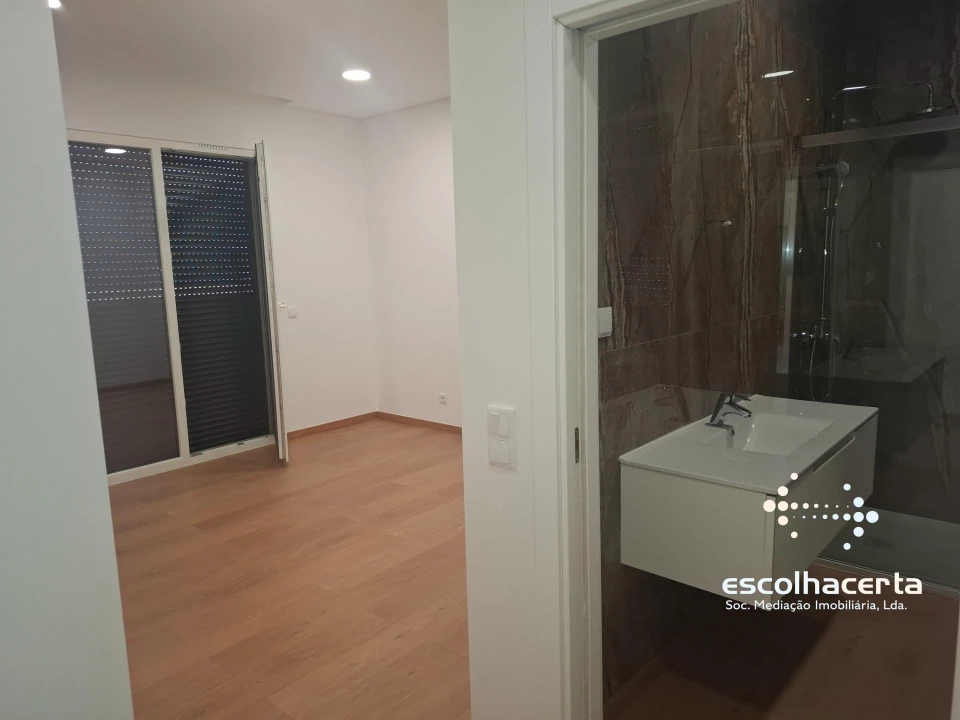 Moradia T4 para Venda em União das Freguesias de Setúbal Foto 38