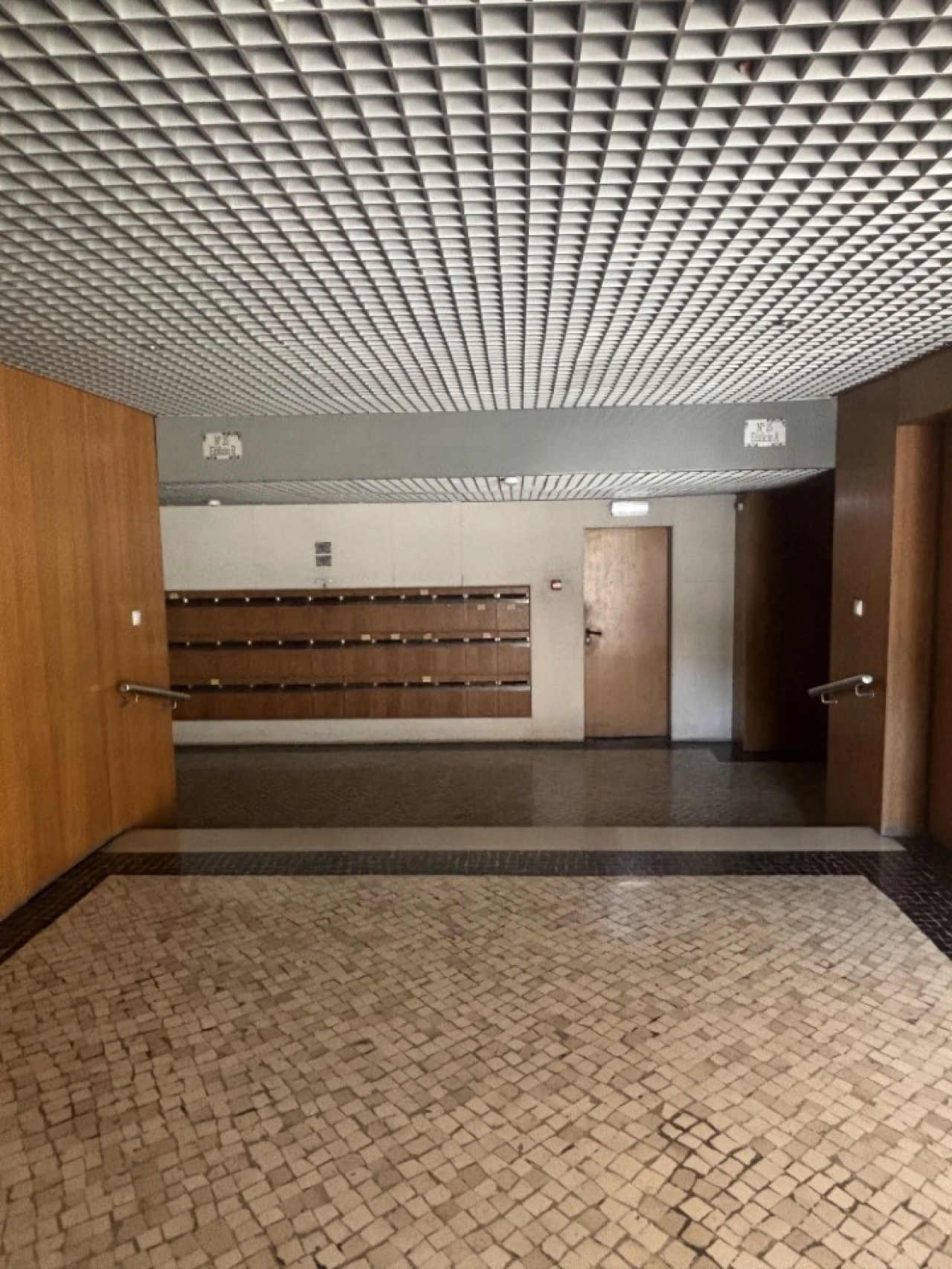 Apartamento T1 para Venda em Campolide Foto 21