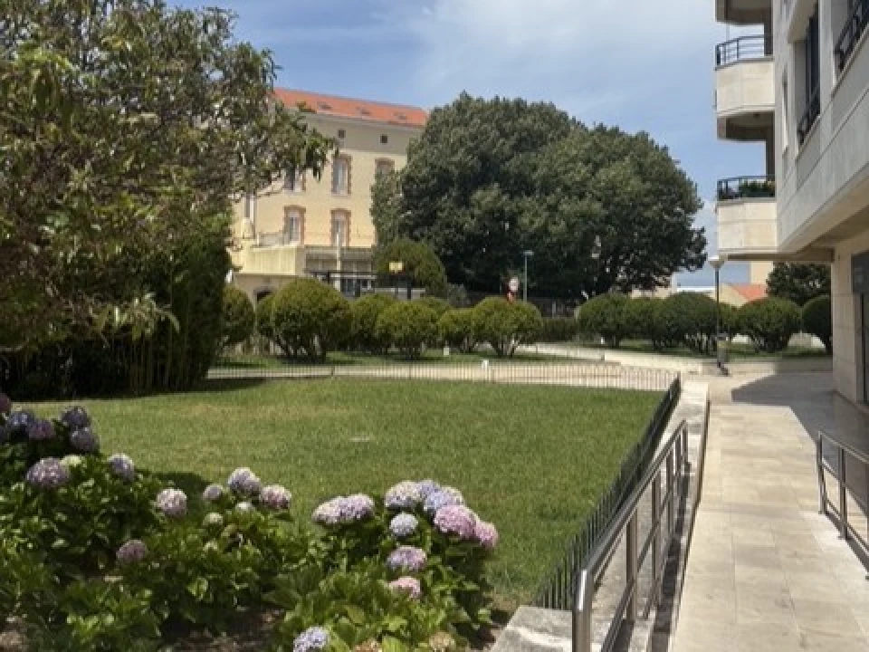Apartamento T1 para Venda em Campolide Foto 32
