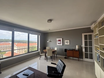 Apartamento T1 para Venda em Campolide