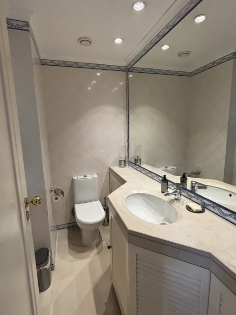 Apartamento T1 para Venda em Campolide
