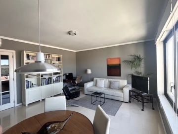 Apartamento T1 para Venda em Campolide