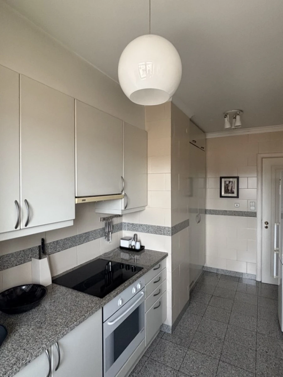 Apartamento T1 para Venda em Campolide Foto 18