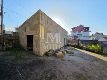 Moradia T4 para Venda em Vila Nova de Anha