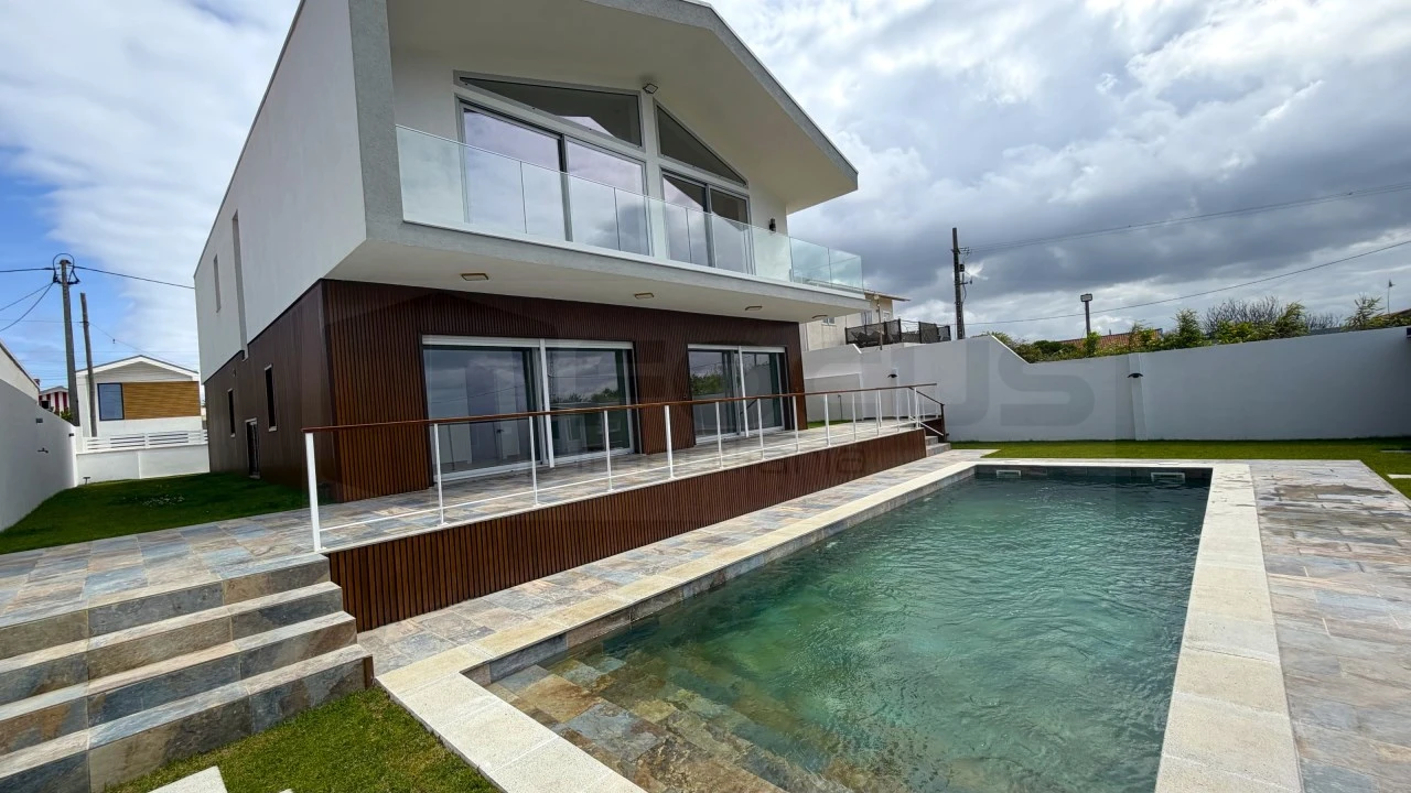 Moradia T5 para Venda em Gafanha da Encarnação Foto 3