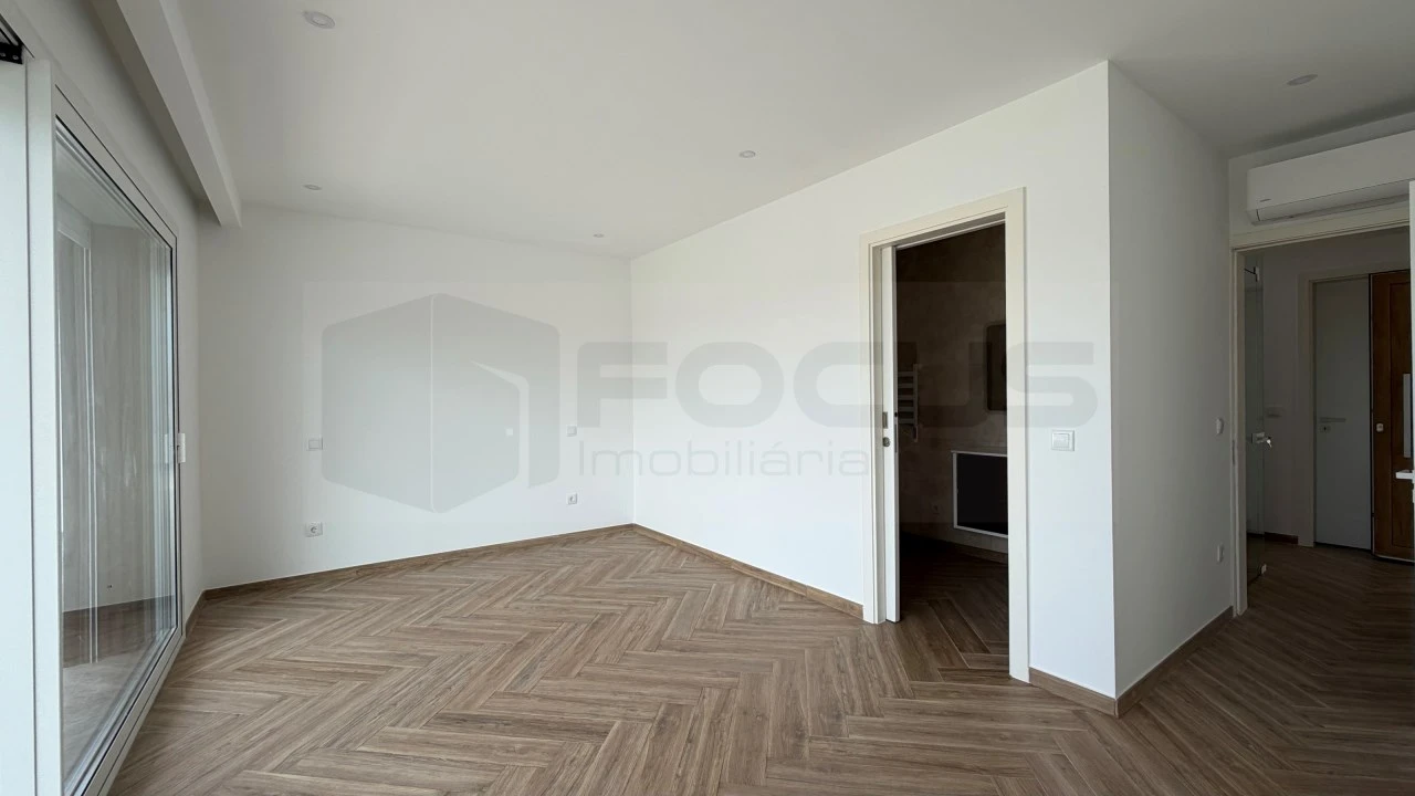 Moradia T5 para Venda em Gafanha da Encarnação Foto 36