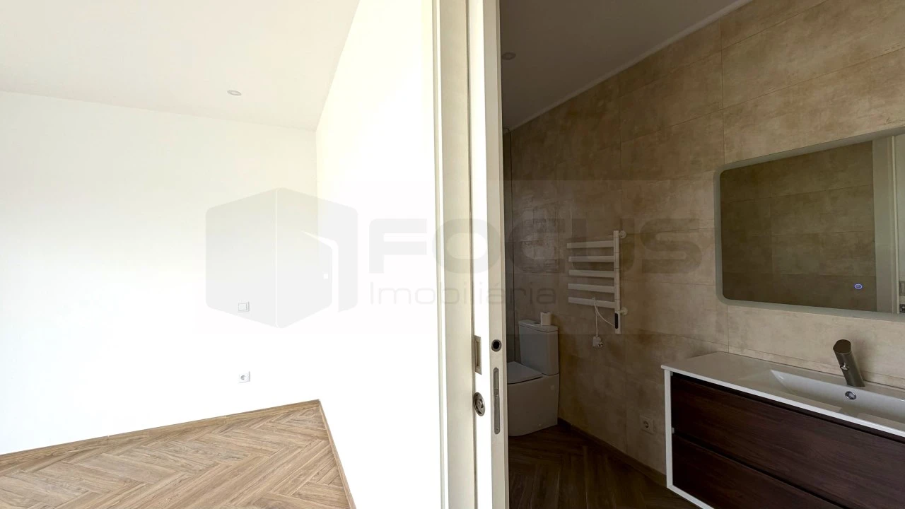 Moradia T5 para Venda em Gafanha da Encarnação Foto 37