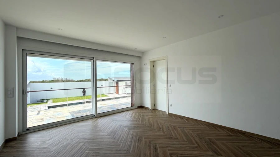 Moradia T5 para Venda em Gafanha da Encarnação Foto 33