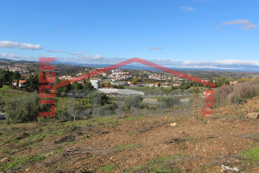 Terreno para Venda em Mirandela Foto 1