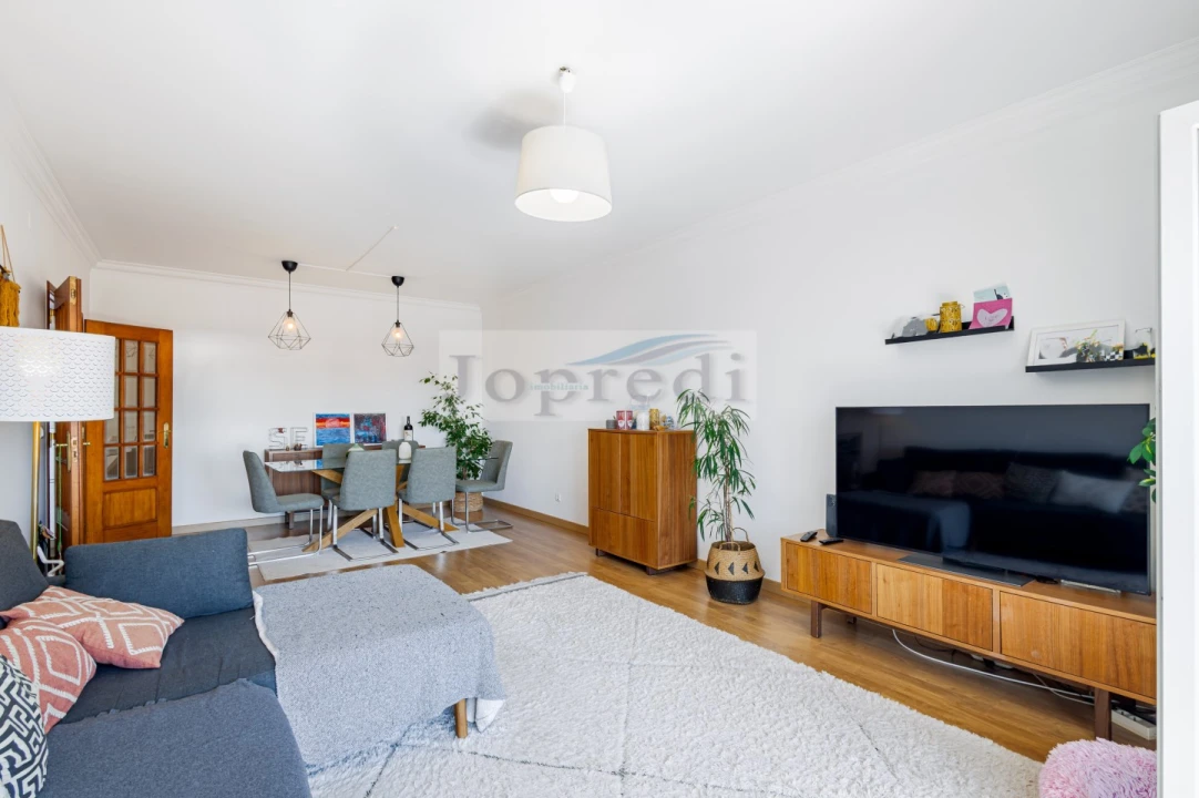 Apartamento T3 para Venda em Carcavelos e Parede Foto 3