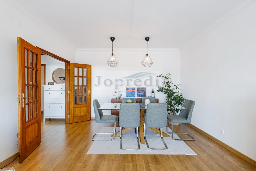 Apartamento T3 para Venda em Carcavelos e Parede Foto 4