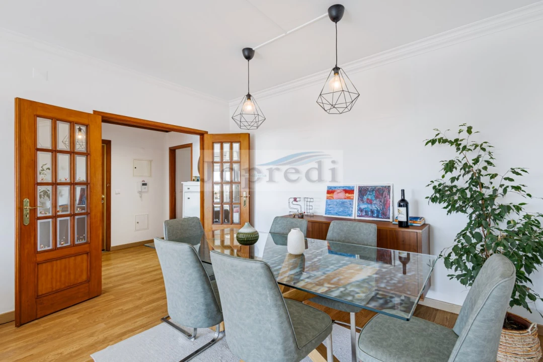 Apartamento T3 para Venda em Carcavelos e Parede Foto 5
