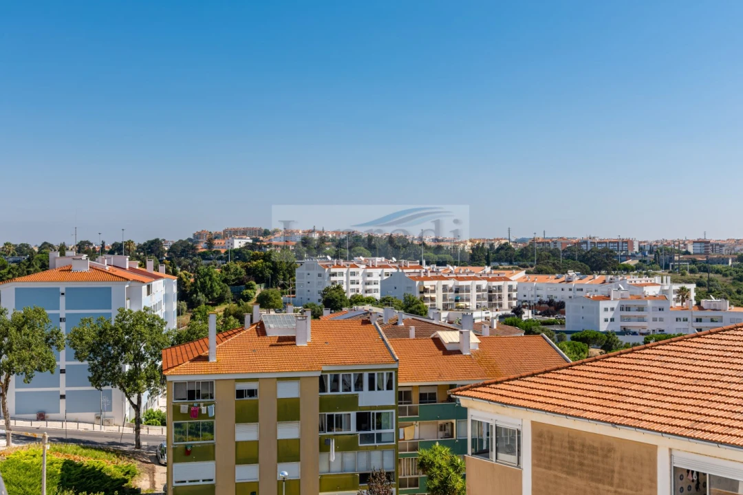 Apartamento T3 para Venda em Carcavelos e Parede Foto 9