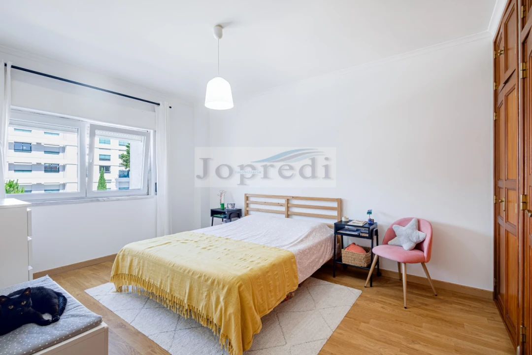 Apartamento T3 para Venda em Carcavelos e Parede Foto 20