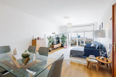 Apartamento T3 para Venda em Carcavelos e Parede