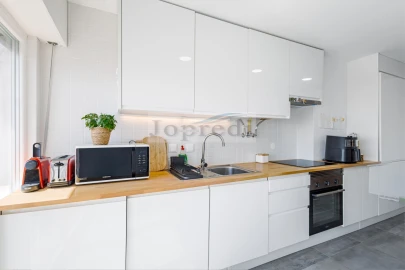 Apartamento T3 para Venda em Carcavelos e Parede