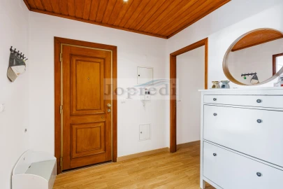 Apartamento T3 para Venda em Carcavelos e Parede