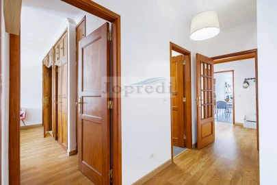 Apartamento T3 para Venda em Carcavelos e Parede