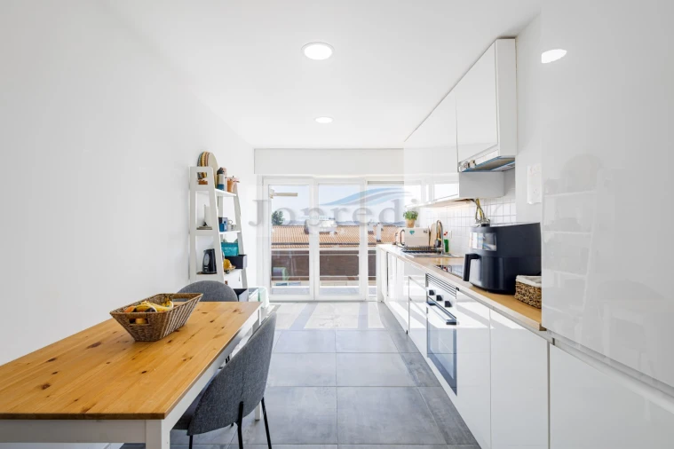 Apartamento T3 para Venda em Carcavelos e Parede Foto 10