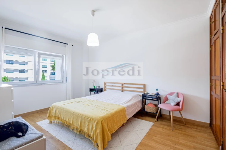 Apartamento T3 para Venda em Carcavelos e Parede Foto 20