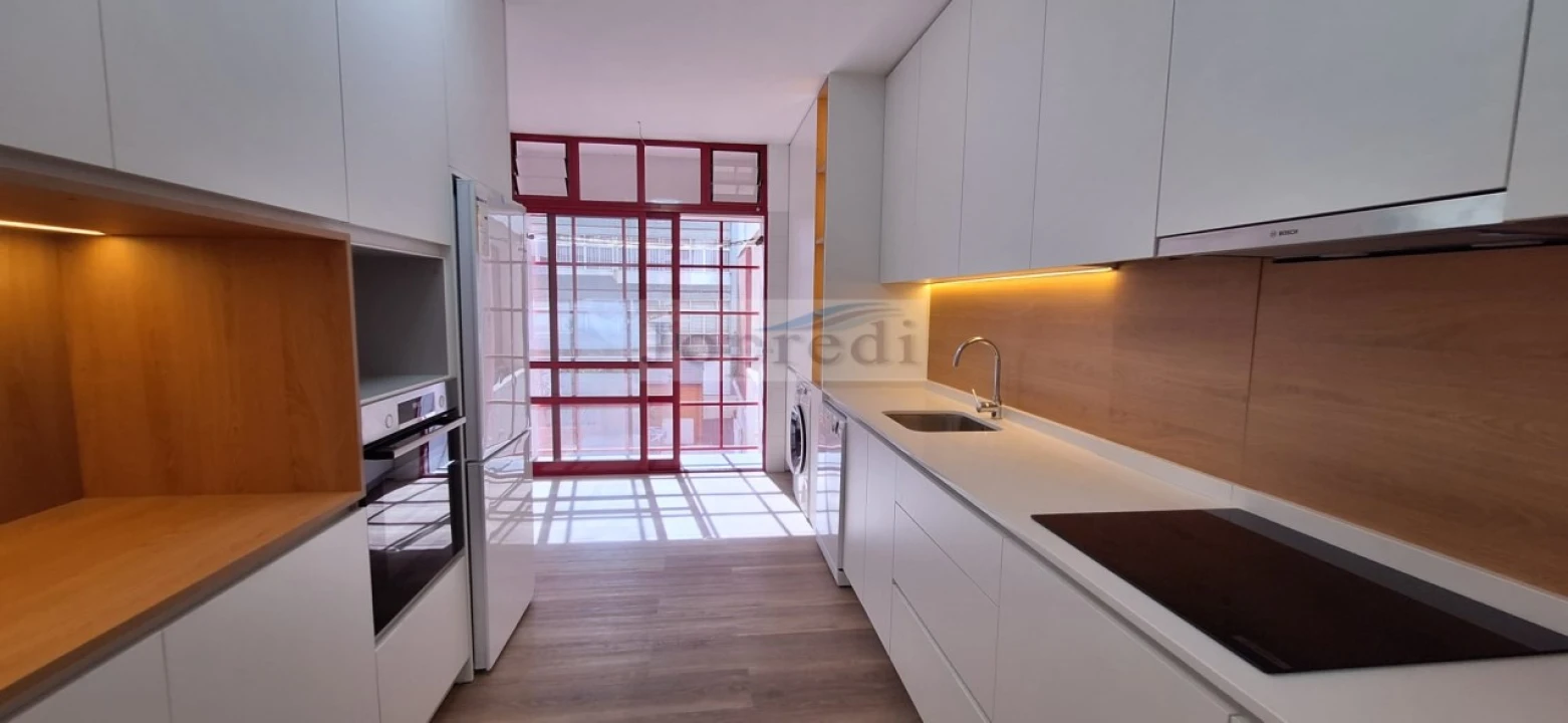 Apartamento T2 para Arrendamento em Benfica Foto 1