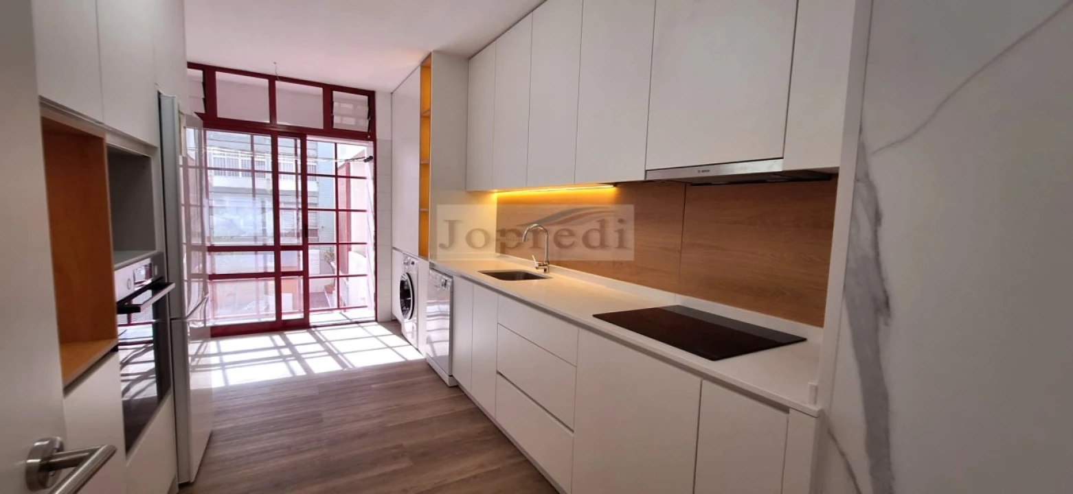 Apartamento T2 para Arrendamento em Benfica Foto 2