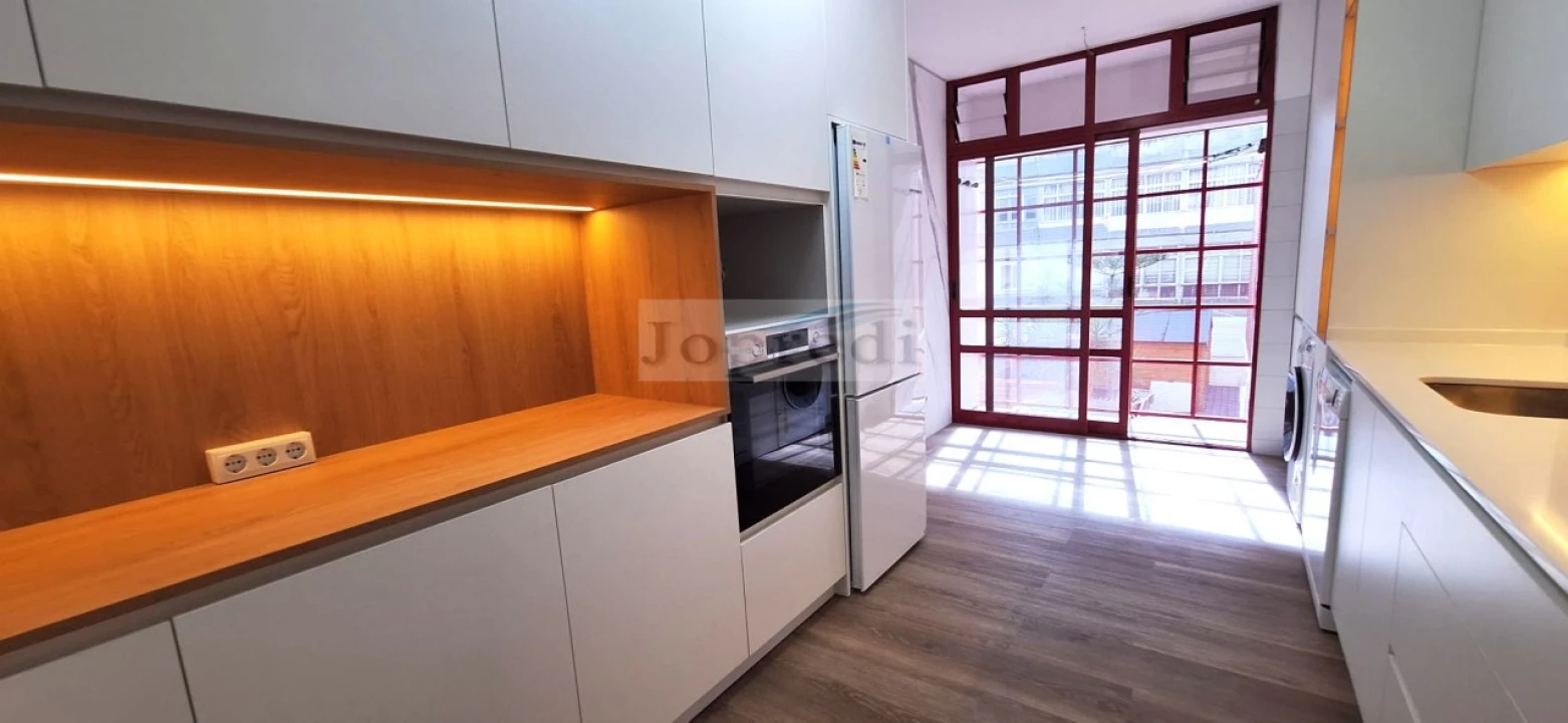 Apartamento T2 para Arrendamento em Benfica Foto 3