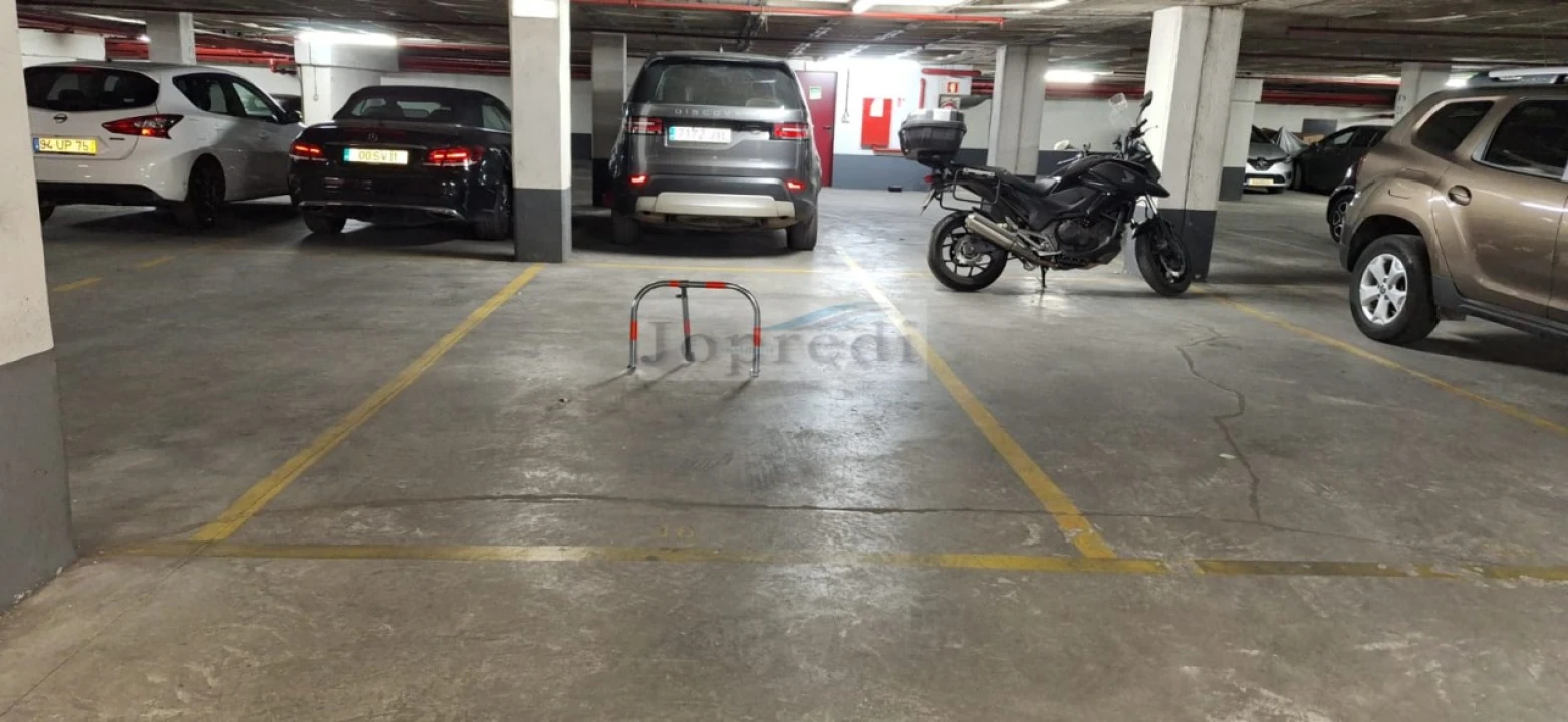 Apartamento T2 para Arrendamento em Benfica Foto 14