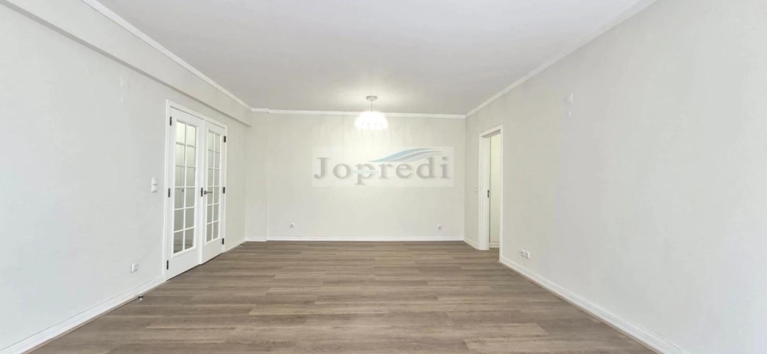 Apartamento T2 para Arrendamento em Benfica Foto 2