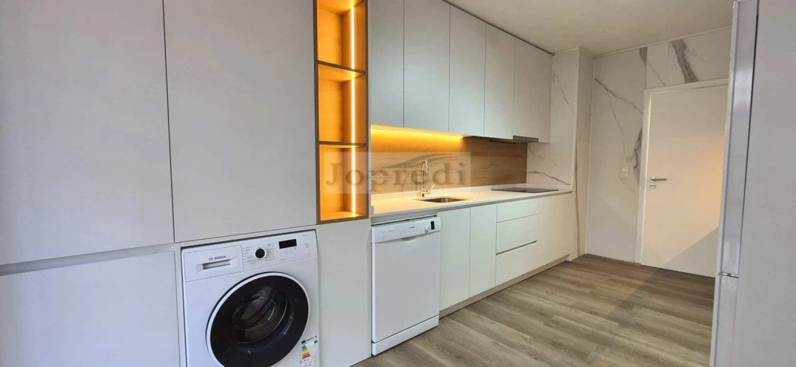 Apartamento T2 para Arrendamento em Benfica Foto 6
