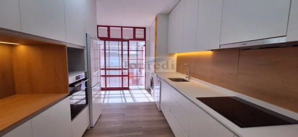 Apartamento T2 para Arrendamento em Benfica