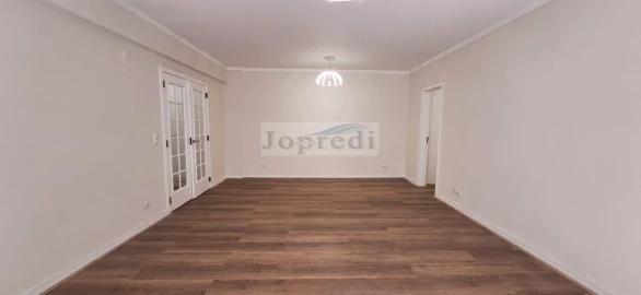 Apartamento T2 para Arrendamento em Benfica