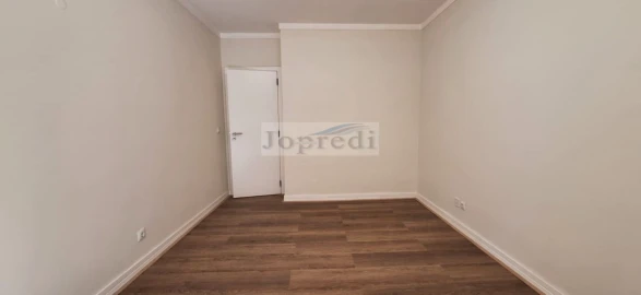 Apartamento T2 para Arrendamento em Benfica