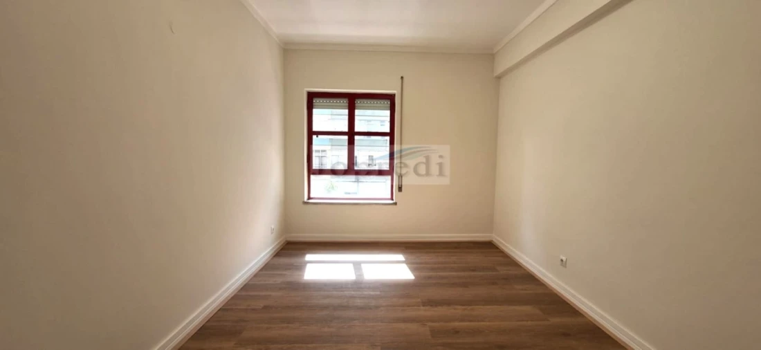 Apartamento T2 para Arrendamento em Benfica Foto 10