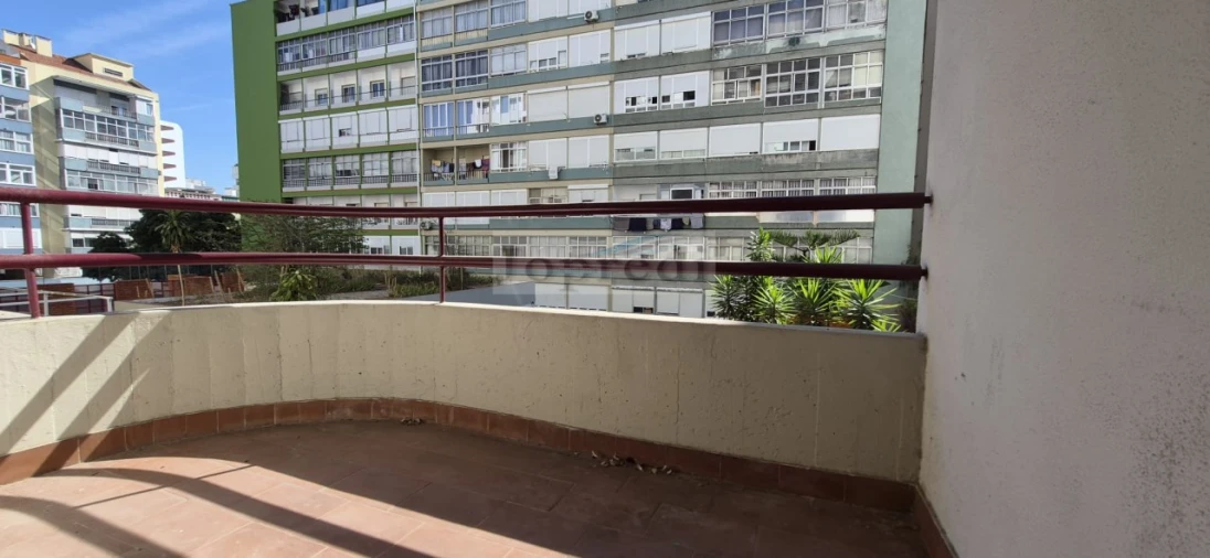 Apartamento T2 para Arrendamento em Benfica Foto 3