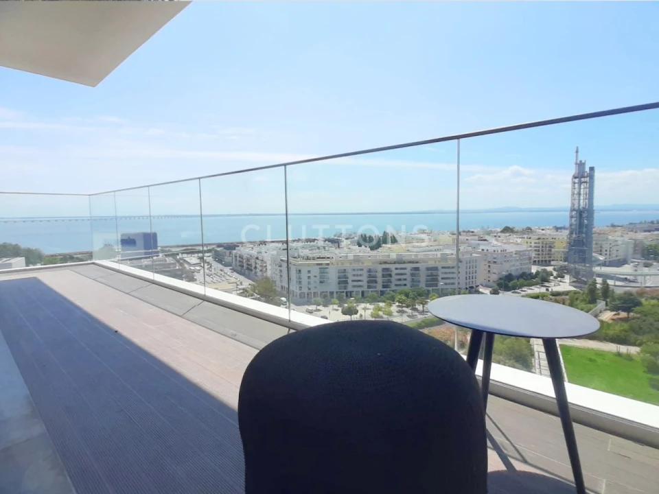 Apartamento T3 para Venda em Parque das Nações Foto 1