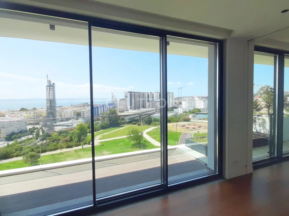 Apartamento T3 para Venda em Parque das Nações Foto 2