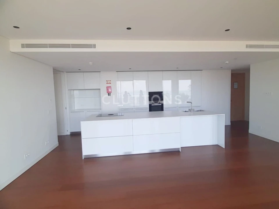 Apartamento T3 para Venda em Parque das Nações Foto 4
