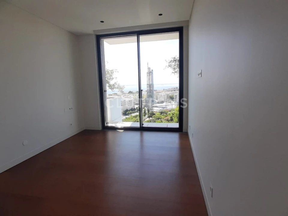 Apartamento T3 para Venda em Parque das Nações Foto 18