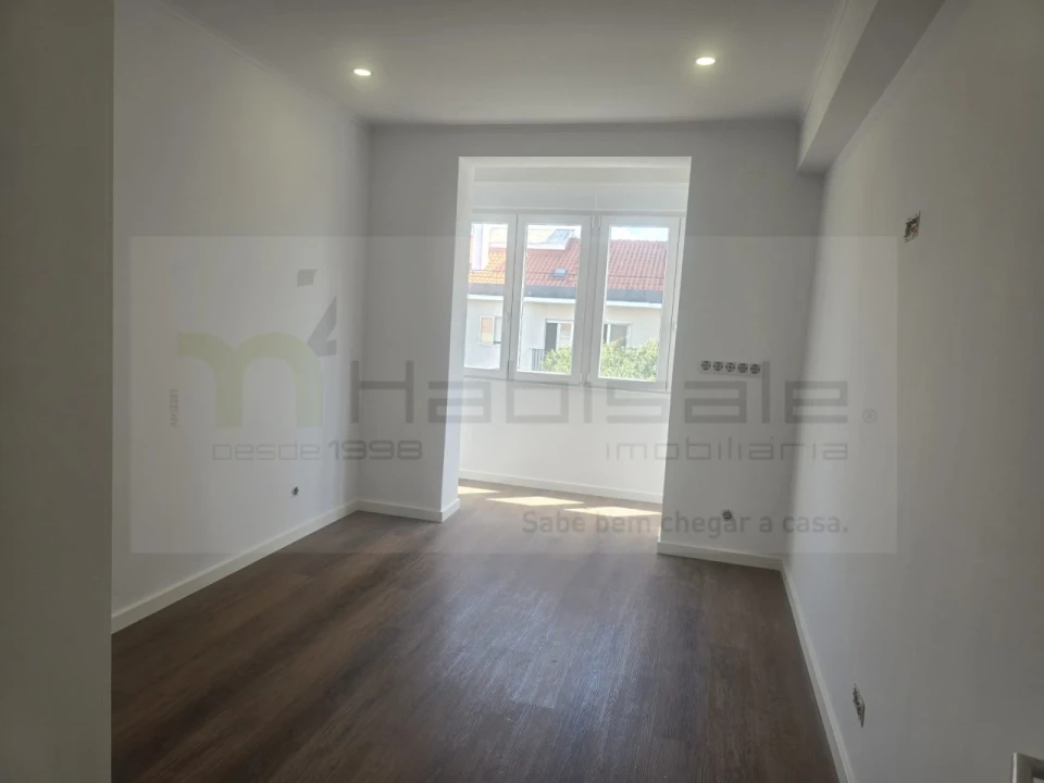 Apartamento T2 para Venda em Venteira Foto 4