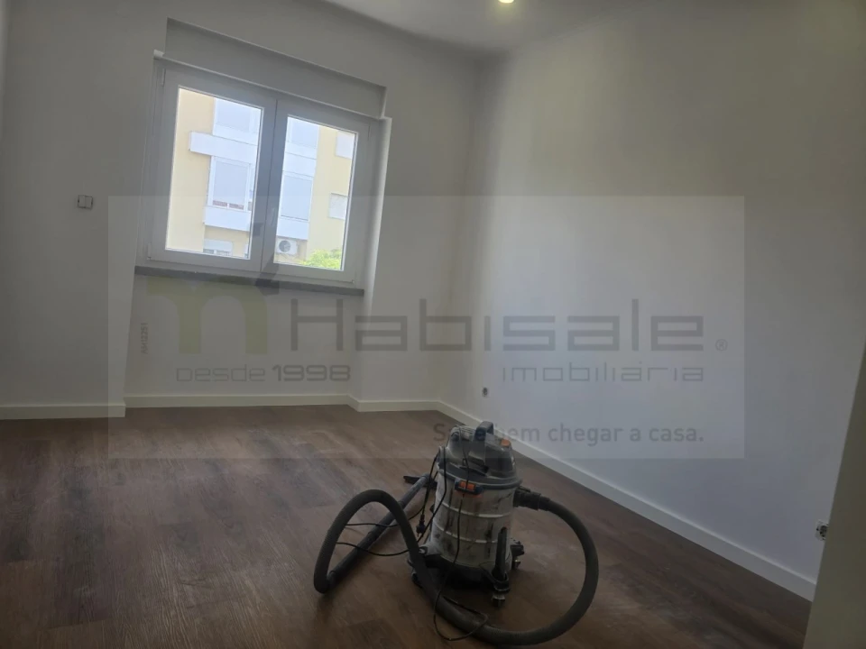 Apartamento T2 para Venda em Venteira Foto 5