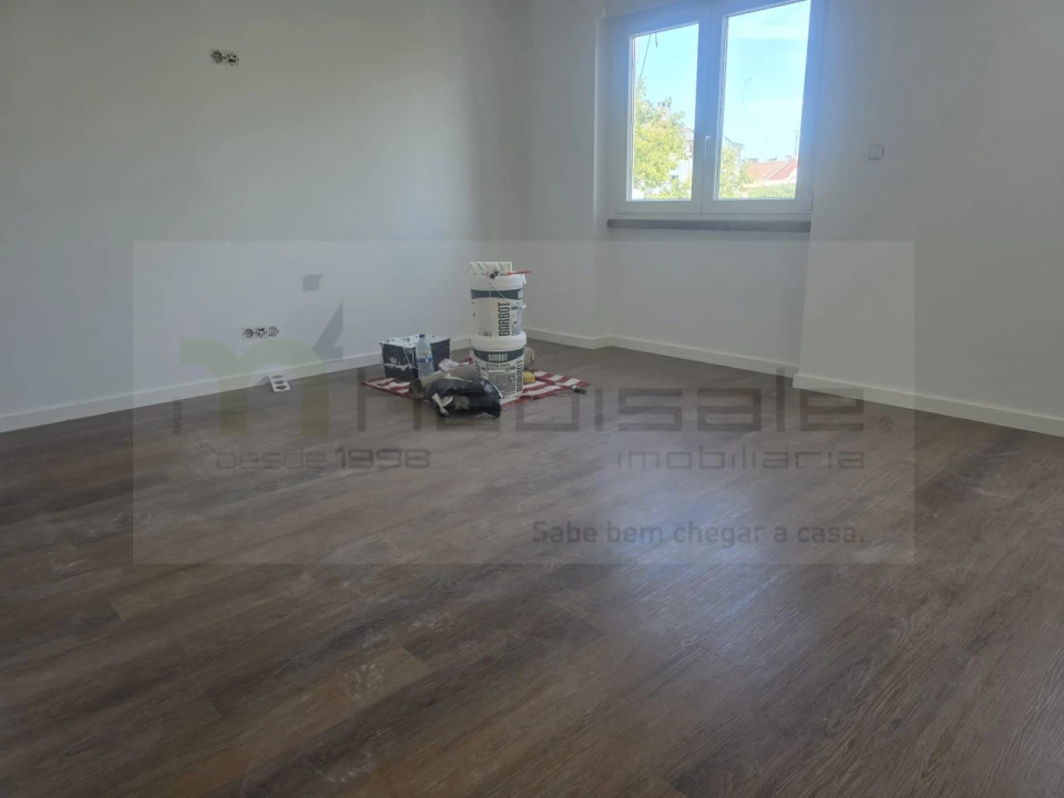 Apartamento T2 para Venda em Venteira Foto 9