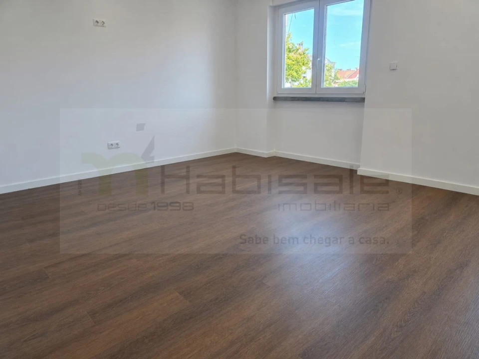 Apartamento T2 para Venda em Venteira Foto 17